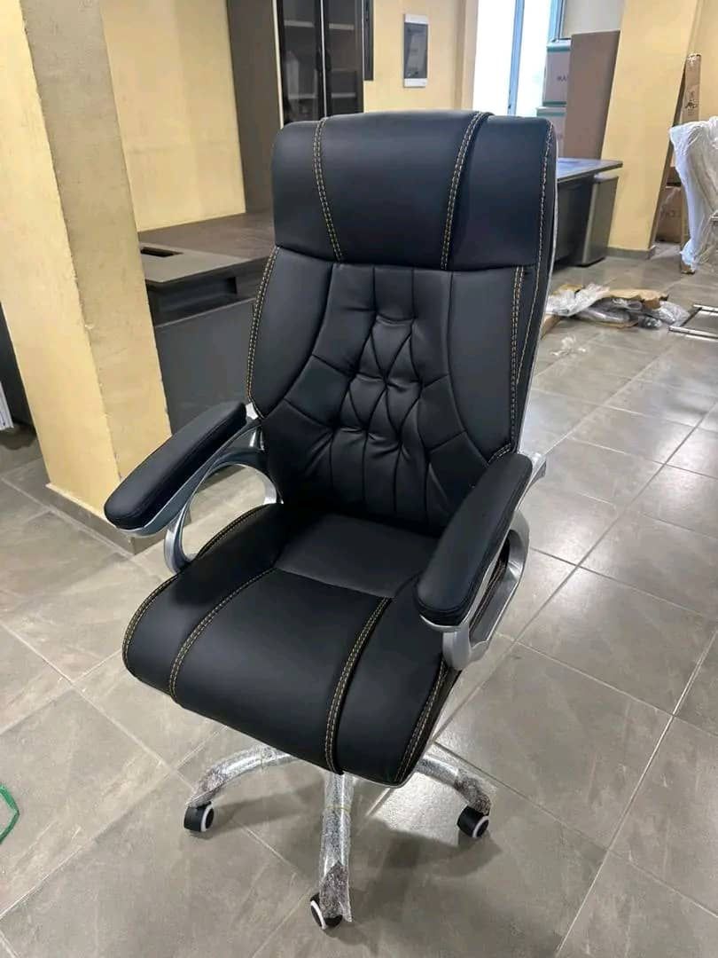 Fauteuil de Direction Royal Haut Dossier en Simili Cuir Noir